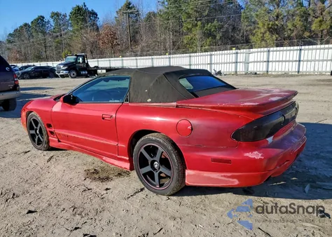 2001 Pontiac Firebird z USA, uszkodzony, nr VIN 2G2FS32K812139446